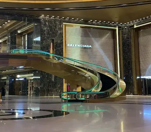 capital plaza mall features